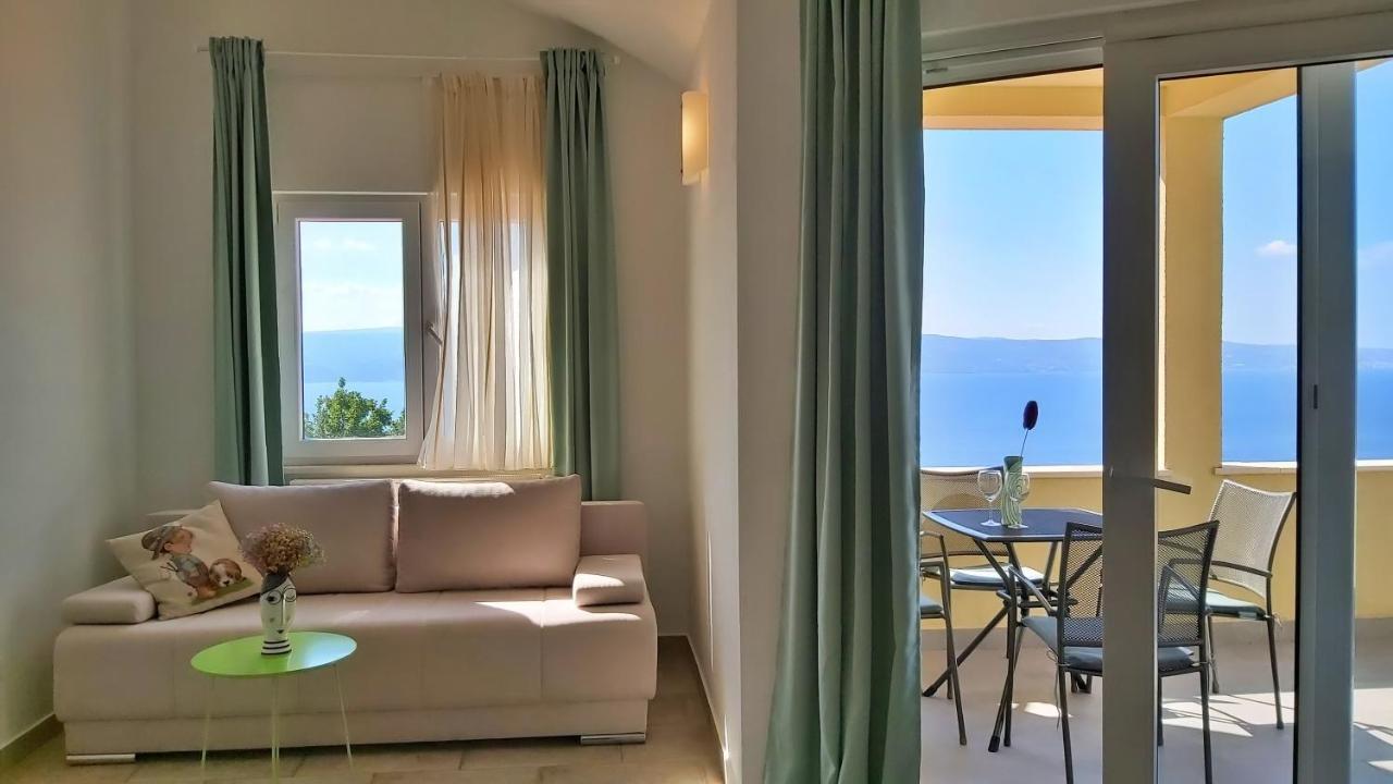 Apartments Borak 奥米什 外观 照片