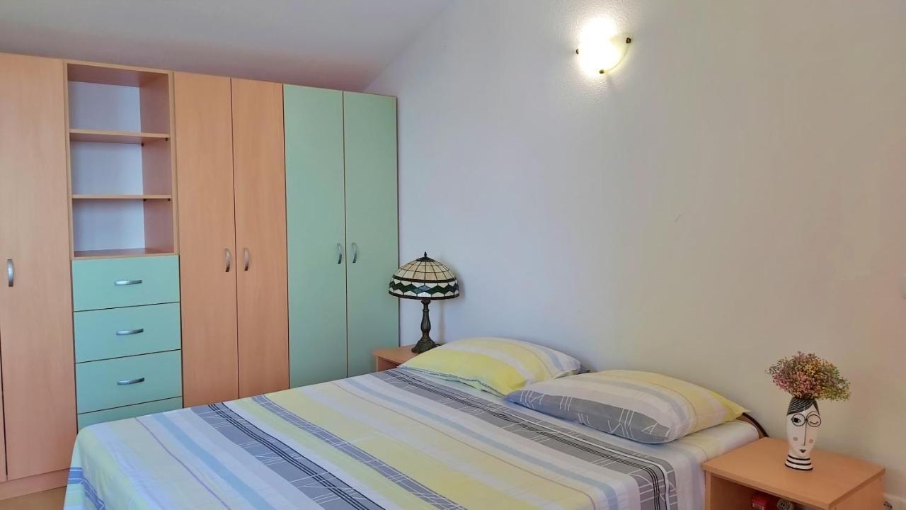 Apartments Borak 奥米什 外观 照片