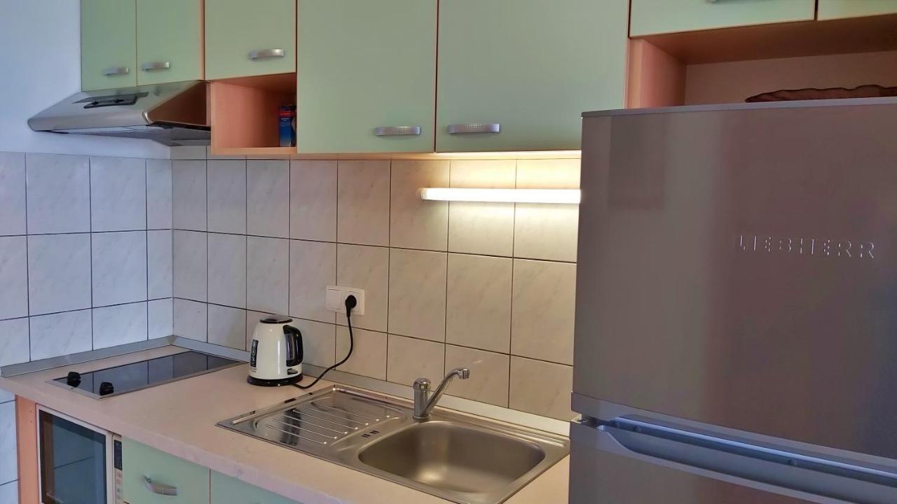 Apartments Borak 奥米什 外观 照片